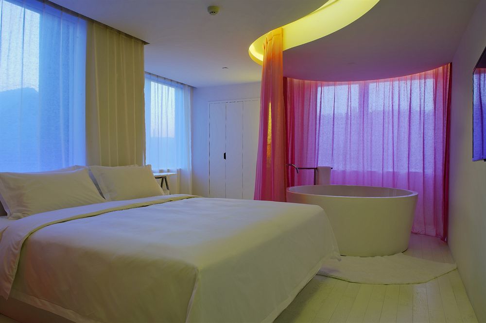The Emperor Tiananmen Beijing Otel Dış mekan fotoğraf A room at the hotel