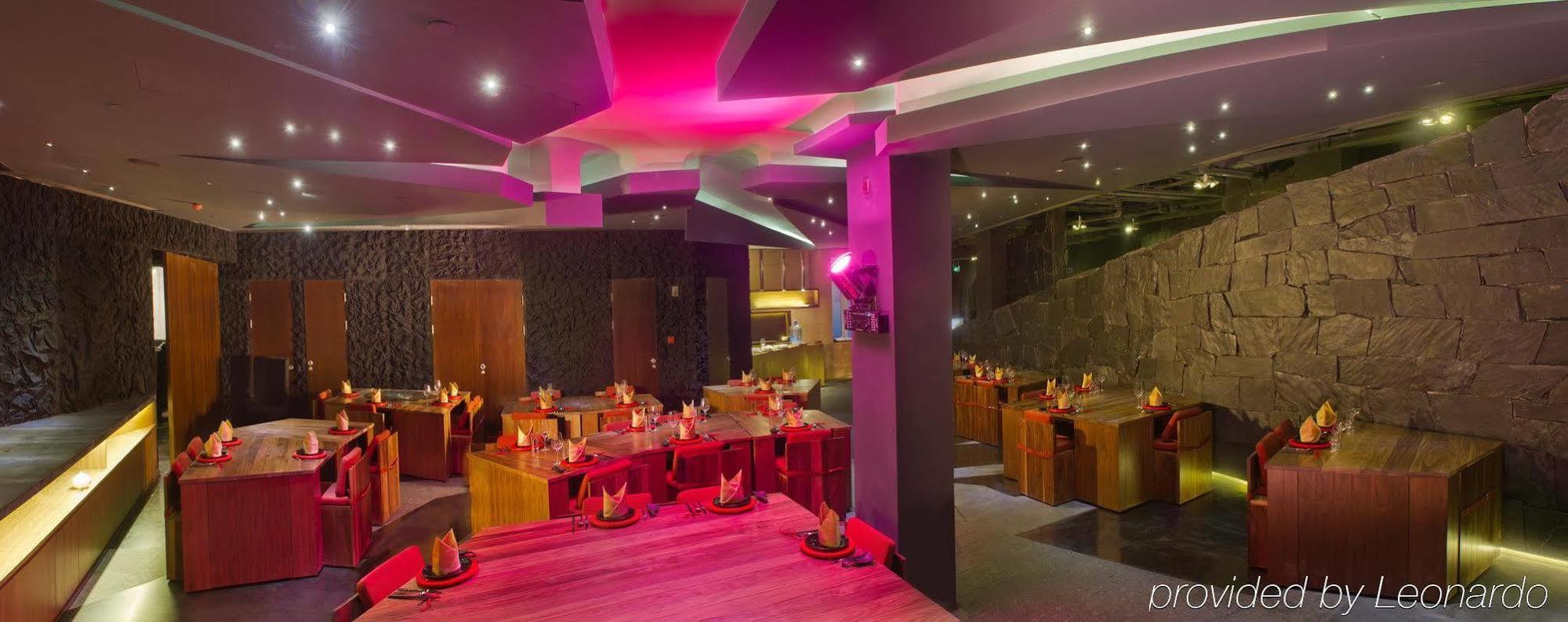 The Emperor Tiananmen Beijing Otel Dış mekan fotoğraf The restaurant