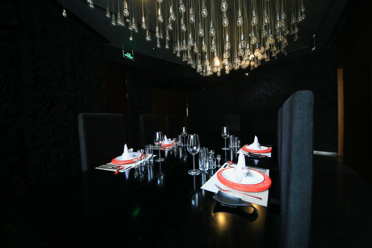 The Emperor Tiananmen Beijing Otel Dış mekan fotoğraf Restaurant "Le Celler"