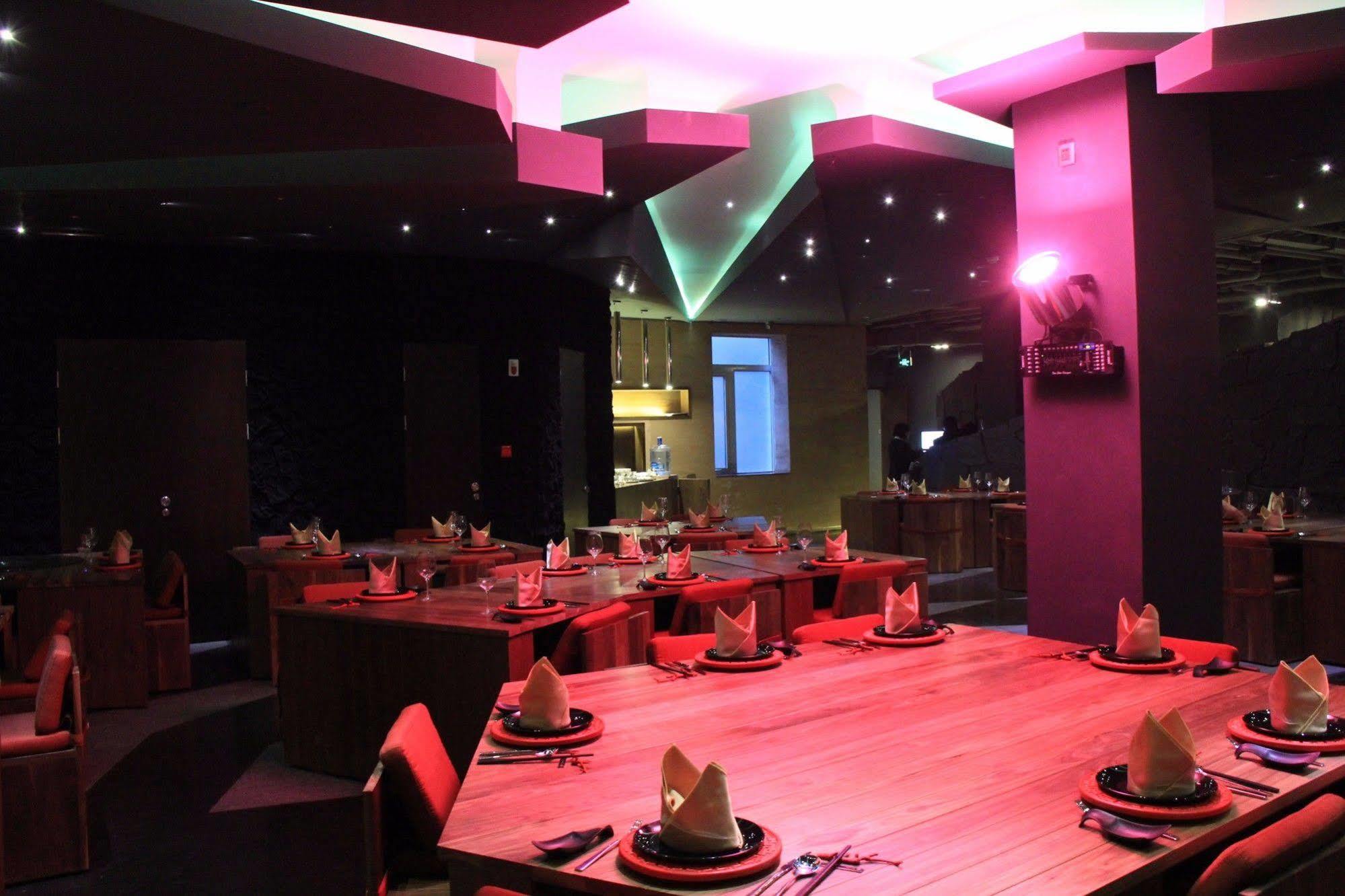 The Emperor Tiananmen Beijing Otel Dış mekan fotoğraf Interior of the restaurant