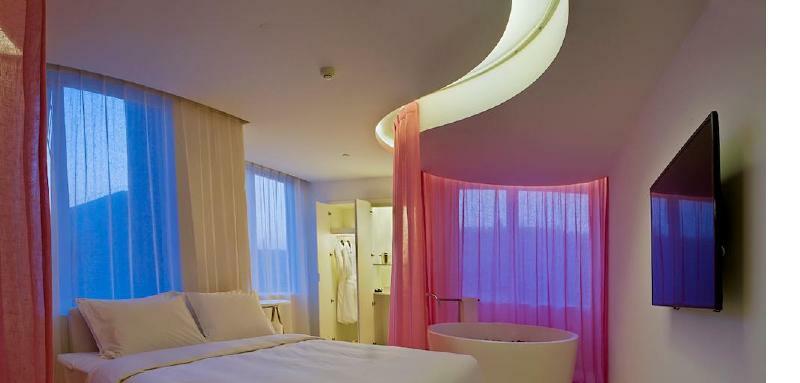 The Emperor Tiananmen Beijing Otel Dış mekan fotoğraf A room at the Standard East Village